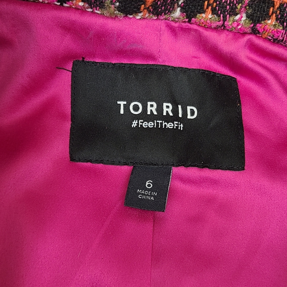 Torrid Boucle Statement Coat Plaid Pink 18333568 6X/30 Plus Size - Picture 13 of 14